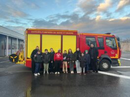 VISITE DE LA CASERNE DE POMPIERS DE CHESSY PAR LES JEUNES DE L'ESPACE JEUNESSE